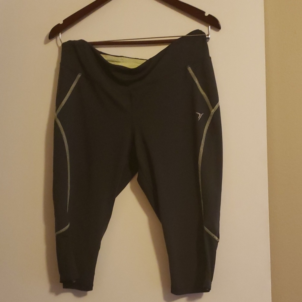 Old navy active capris